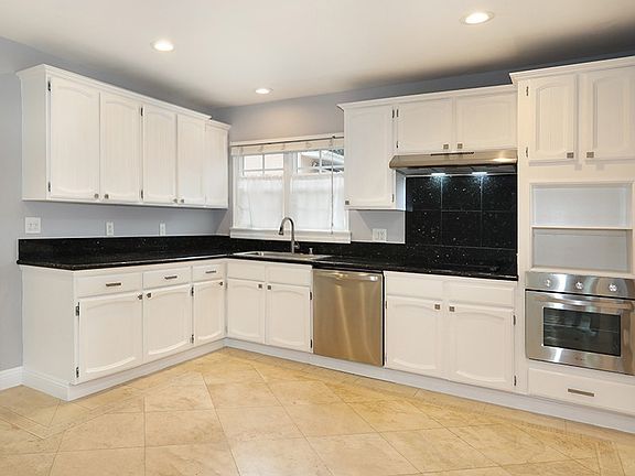 5th image of 4433 Stern Ave