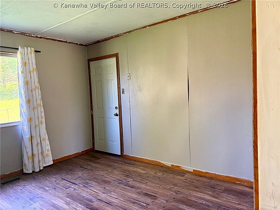4th image of 310 Walnut Dr