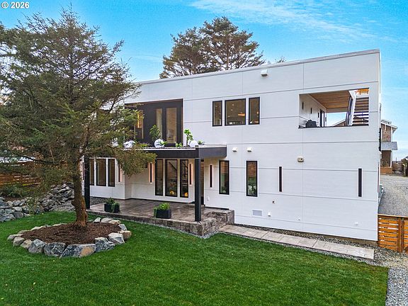 5th image of 1659 Forest Lawn Rd