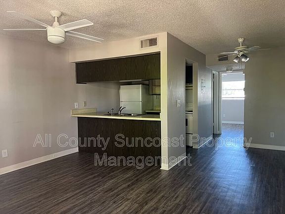 3rd image of 900 70th St N APT 206