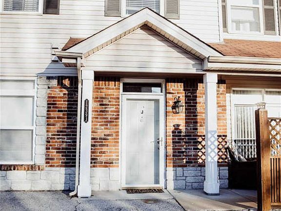 2nd image of 1239 Gardens Circle Dr APT J