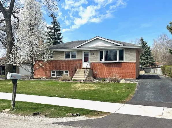 8574 W 73rd Pl, Justice, IL 60458