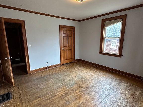 3rd image of 5064 Casa Loma Blvd