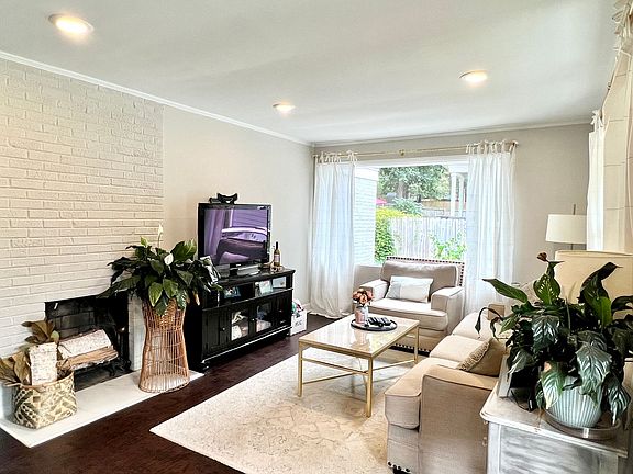 4th image of 640 Manhasset Rd