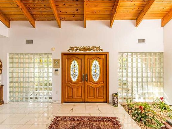 Pinecrest Contemporary Designed Home