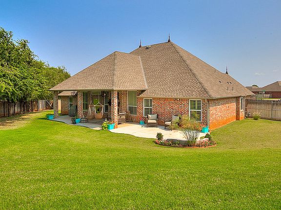 3rd image of 3118 Tara Ln