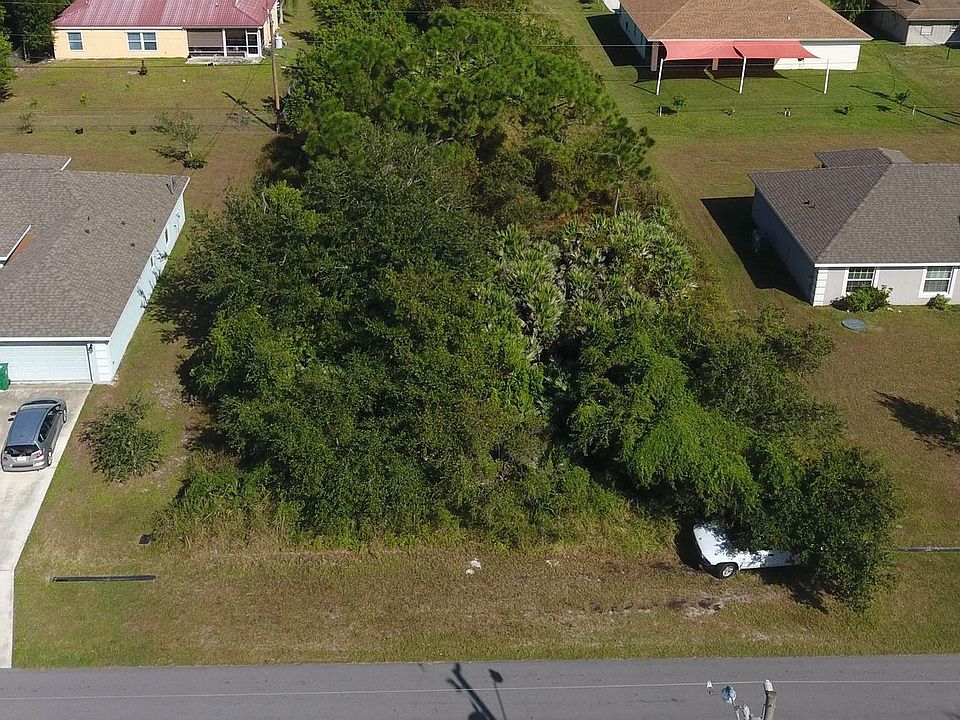 2nd image of 2267 SW Monterrey Ln