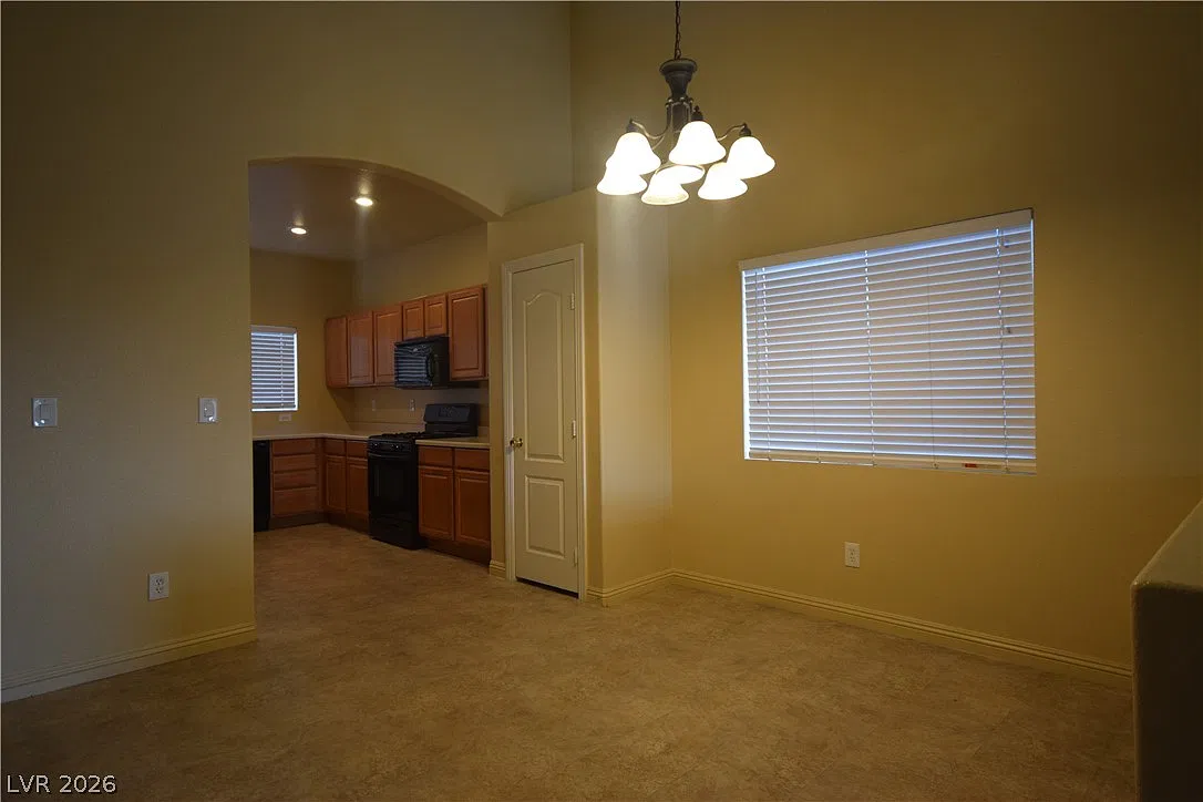 3 bed, 2.5 bath, 1978 sqft, $2,010 — Photo 4