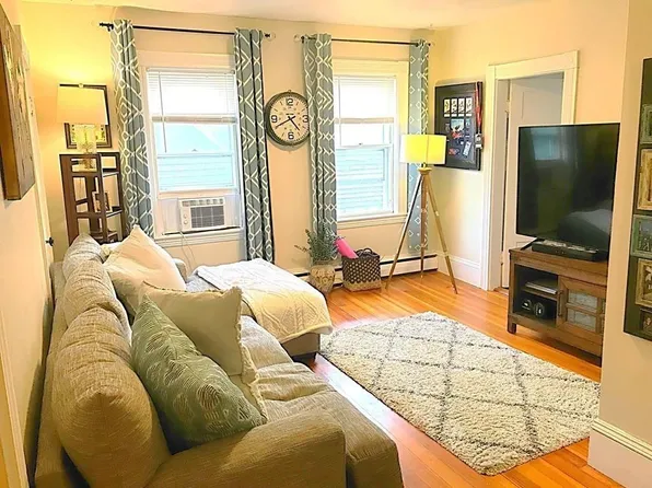 22 Buckley St APT 3, Quincy, MA 02169