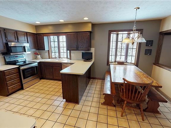 3rd image of 4774 Persimmon Ln