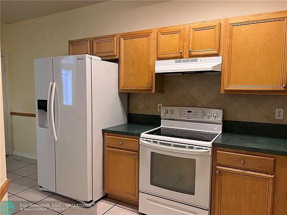 3rd image of 1240 SW 48th Ter