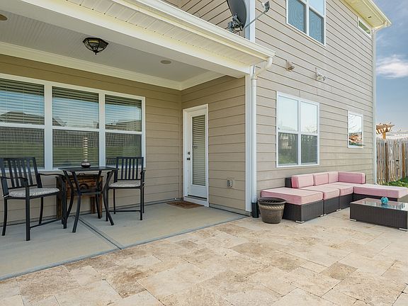 Patio/BBQ Area