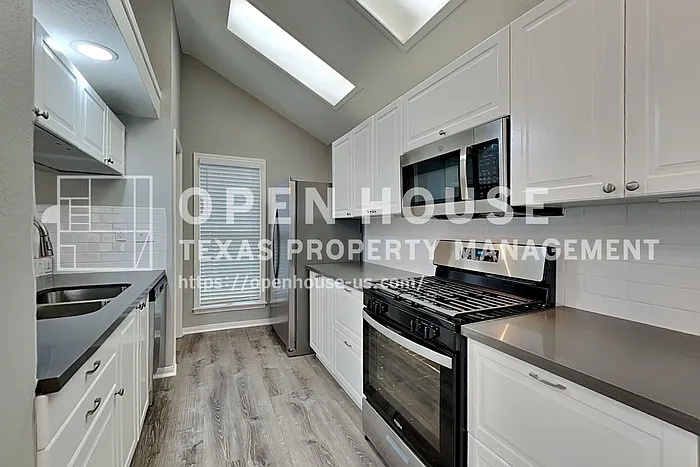 17326 Masonridge Dr — Photo 7