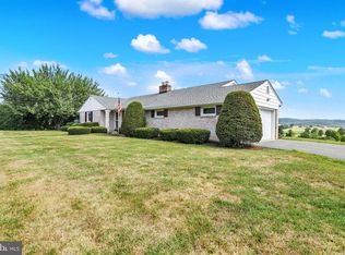 13 Lupine Ln, Oley, PA 19547
