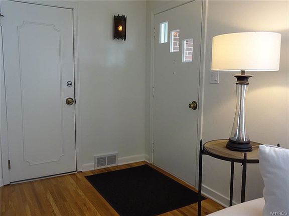 5th image of 377 Maynard Dr