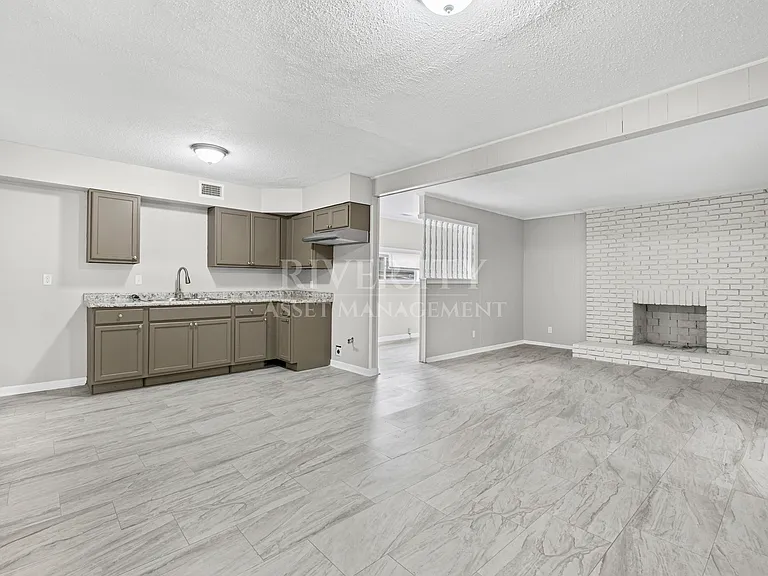 3405 Medford Cv — Photo 9
