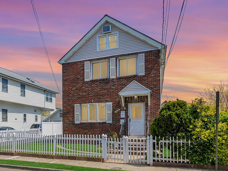 633 McGillvray Pl — Photo 7