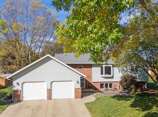 1506 Omaha Dr, Bismarck, ND 58504