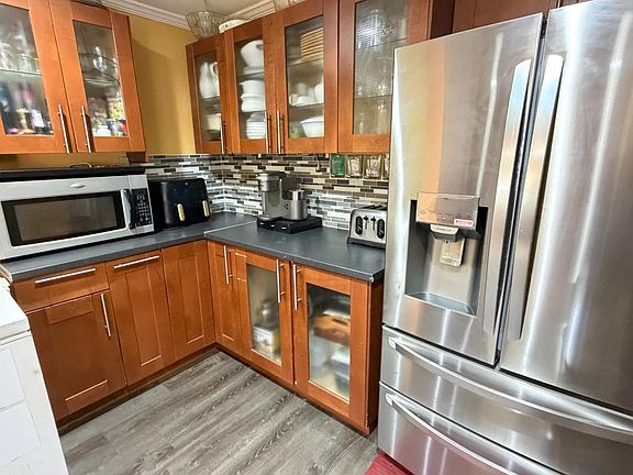 5th image of 1494 Stuyvesant Ave