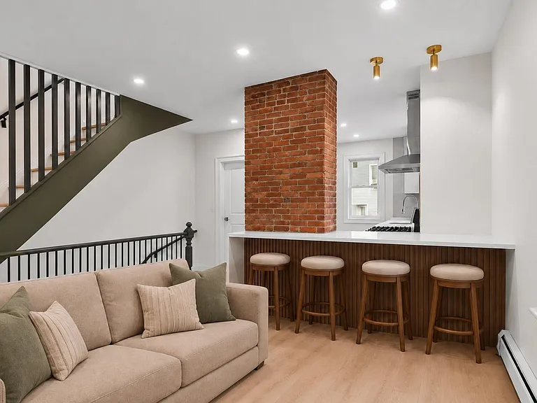 32 Storms Ave #2 — Photo 2