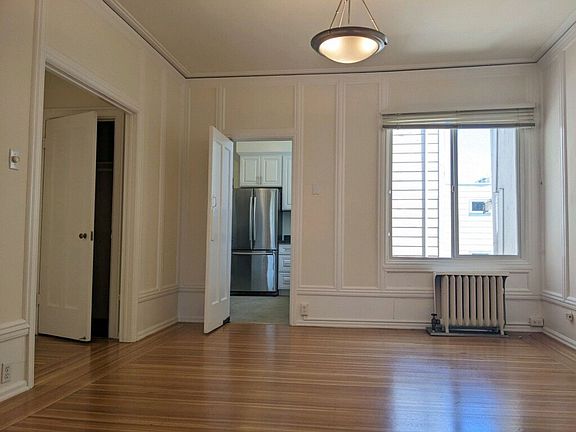 5th image of 2595 Washington St #8