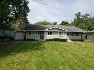 70 Pine Ct, Crystal Lake, IL 60014