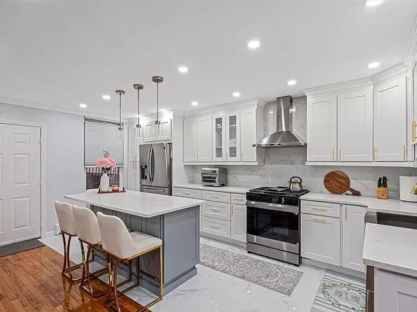 320 Marion St, Brooklyn, NY