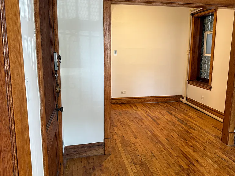 1723 N Kedzie Ave — Photo 8