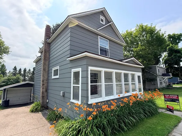 722 Carrie St, Sault Sainte Marie, MI 49783