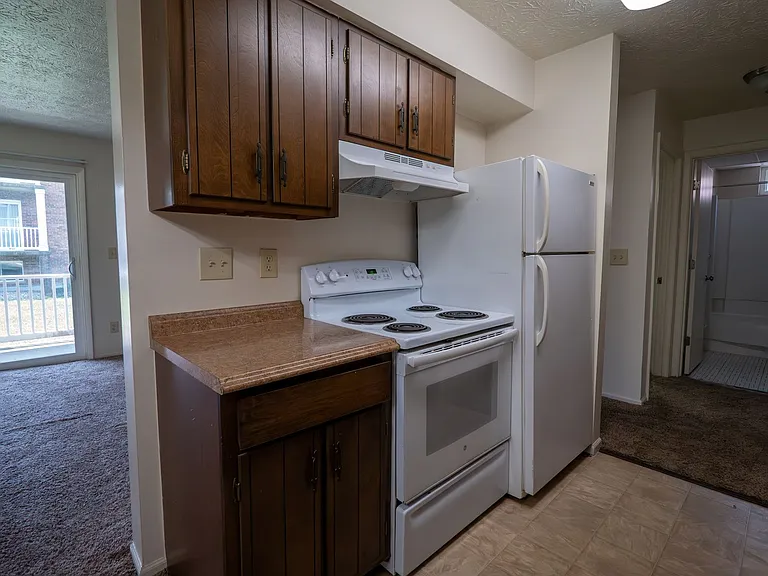 Allen Creek Apartments — Photo 34