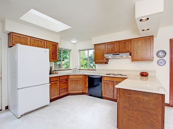 3rd image of 13627 180th Ave NE