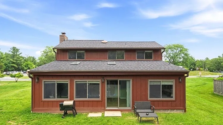 15004 Dufief Dr — Photo 32
