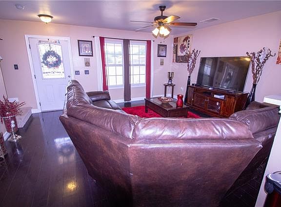 4th image of 2202 Blue Bayou Dr