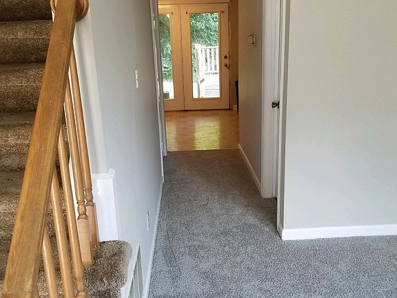 3rd image of 10412 Victoria Dr APT B