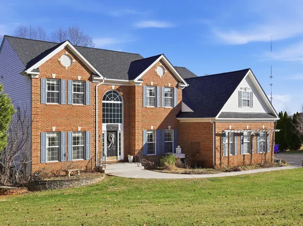 67 Whirlaway Dr, Stafford, VA 22556