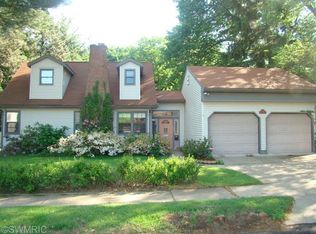 508 Donna Dr, Saint Joseph, MI 49085