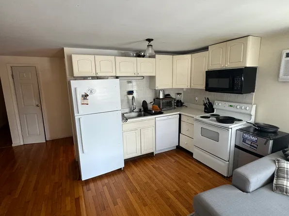 228 W 9th St, Boston, MA