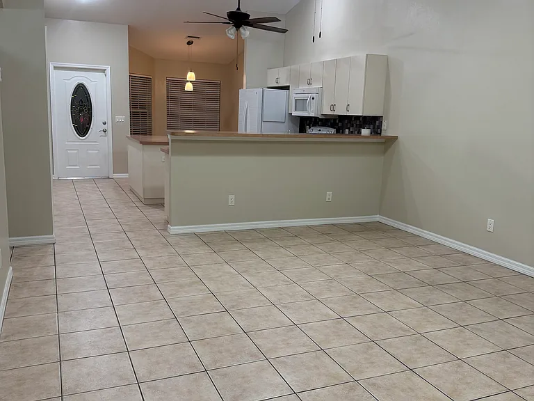 2902 SE Santa Barbara Pl #2902 — Photo 5