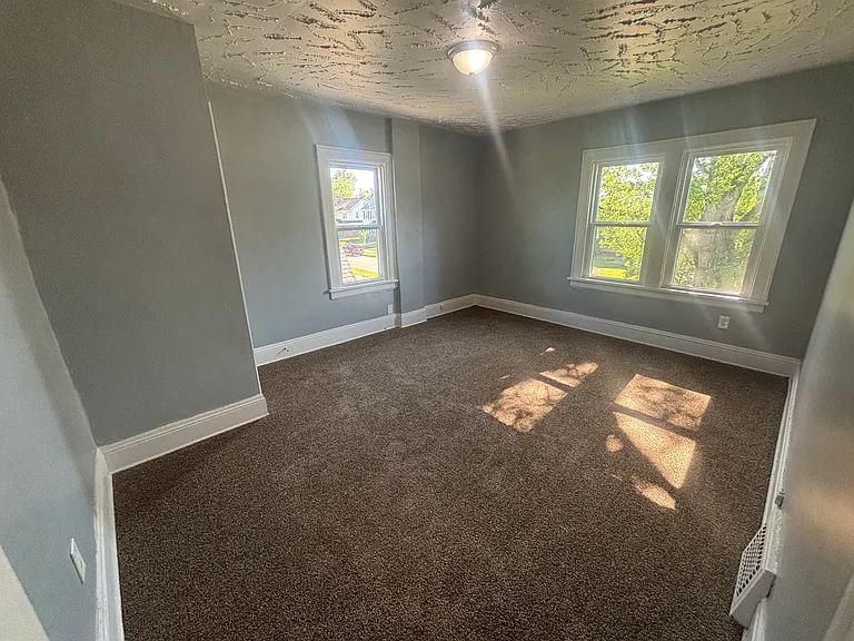 681 Moreley Ave — Photo 16