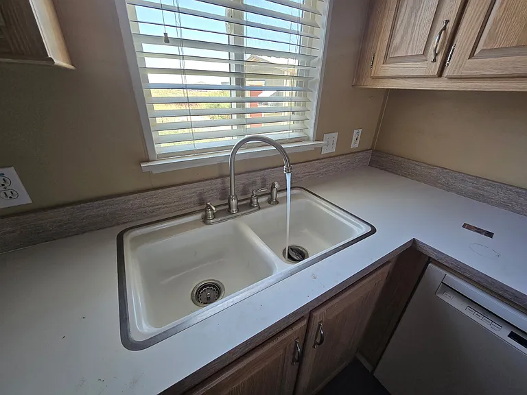 1433 Post Ave — Photo 24