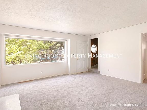 3rd image of 3740 SE Tibbetts St