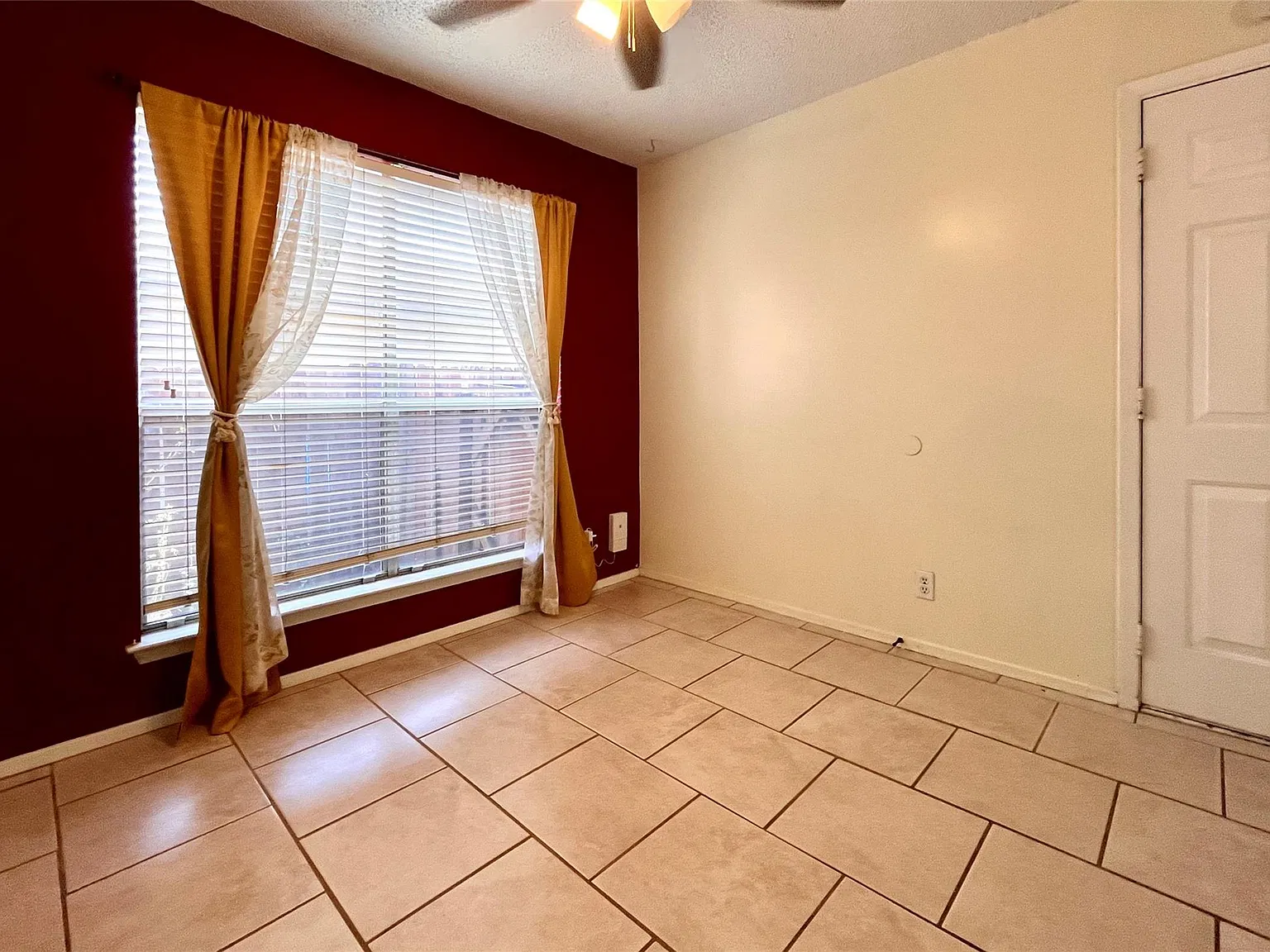 2 bed, 2.0 bath, 2159 sqft, $1,450 — Photo 4