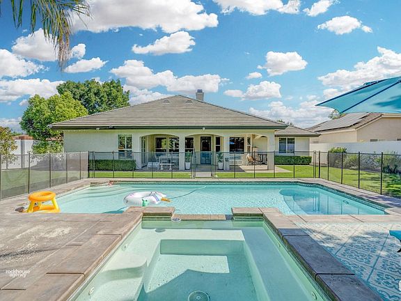 3rd image of 11502 Crabbet Park Dr