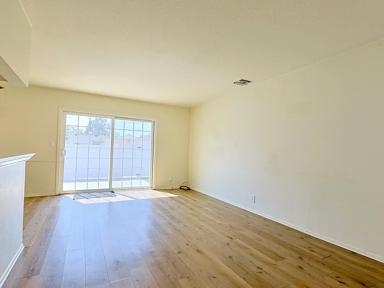 1113 S Pine Dr — Photo 14