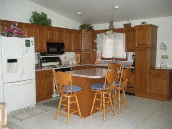 113 East Condot Kitchen