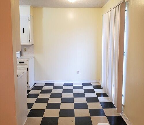 4th image of 120 Allen Ave #B