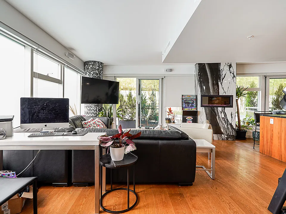 1565 W 6th Ave #201