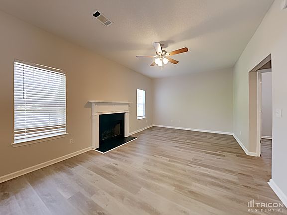 3rd image of 4642 Centurian Way Vw