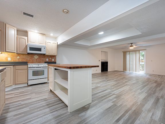 2nd image of 1000 Sea Island Rd #24