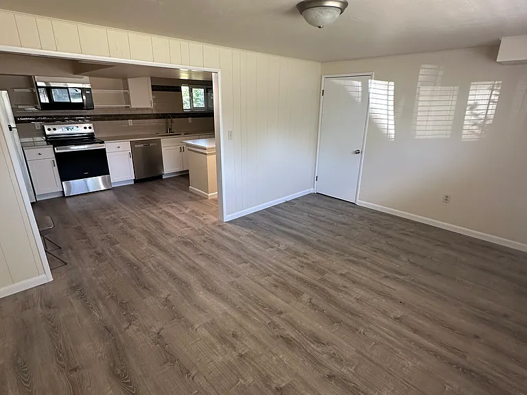 1569 E 8560 S — Photo 10